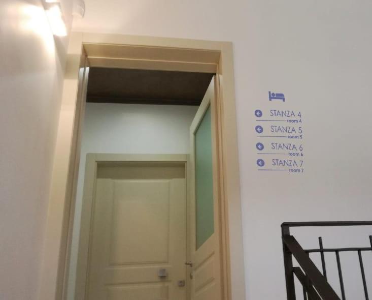 Madigans Rooms Bed&Breakfast レッチェ エクステリア 写真